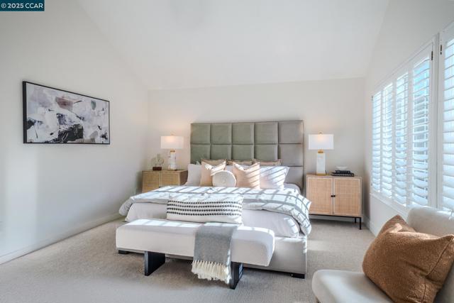 40 Northview Ct, Danville CA: https://media.crmls.org/mediaz/5a2a58fe-0b5e-434e-9dd5-2a4ea9aa8058.jpg