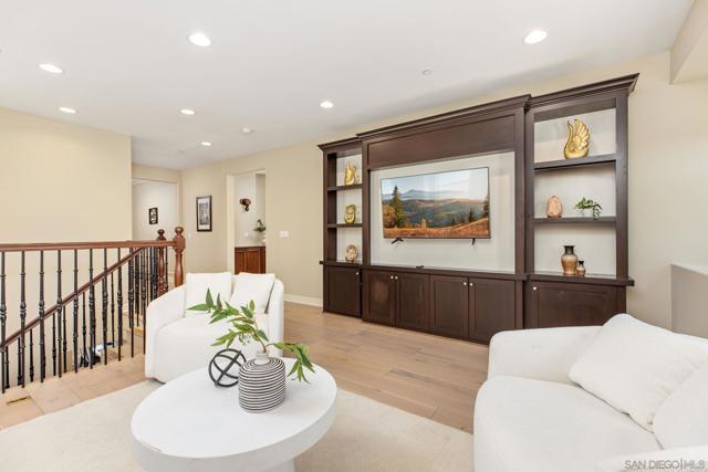 12712 Cloudbreak Ave, San Diego CA: https://media.crmls.org/mediaz/5a2ae344-7e9f-4bd7-8b3a-b191ee322e00.jpg