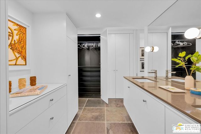 360 Cabrillo Road, Palm Springs CA: https://media.crmls.org/mediaz/5a2ae95f-c145-4b73-8b26-105c5b806db7.jpg