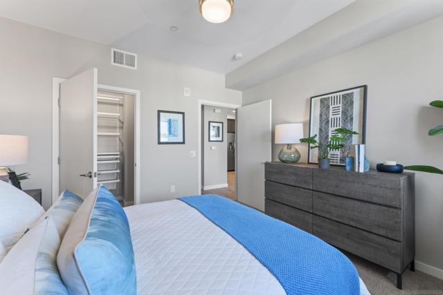 355 N Clevaland Street, Oceanside CA: https://media.crmls.org/mediaz/5a2b15d7-8859-46ef-a342-c58365c26d0c.jpg