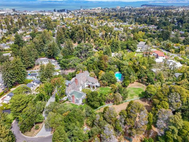 85 Fagan Drive, Hillsborough CA: https://media.crmls.org/mediaz/5a2b43e0-56bd-4bd4-aeba-18669cf3525e.jpg