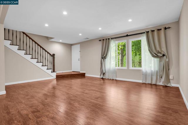 1430 Tampico Pl, Walnut Creek CA: https://media.crmls.org/mediaz/5a2b8ef9-7ee0-44f1-a47f-da0945ac2b9f.jpg
