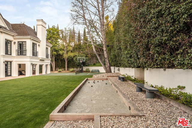 3901 Longridge Avenue, Sherman Oaks CA: https://media.crmls.org/mediaz/5a2bd22a-8210-482a-b004-2891ae0282f3.jpg
