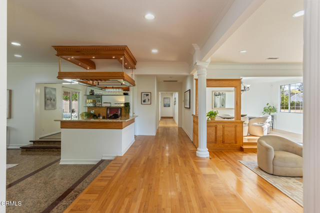 Detail Gallery Image 5 of 70 For 4926 Crown Ave, La Canada Flintridge,  CA 91011 - 3 Beds | 3/1 Baths