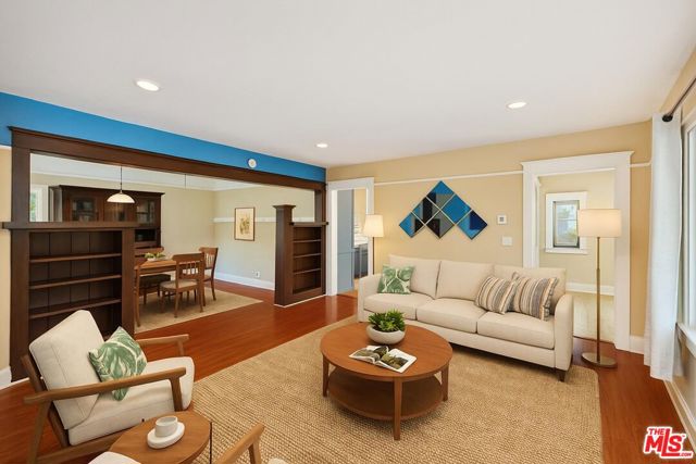 4812 Arlington Avenue, Los Angeles CA: https://media.crmls.org/mediaz/5a2bfa80-da99-45c4-bc1a-42f3a895853a.jpg