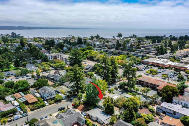 1749 43rd Avenue, Capitola CA: https://media.crmls.org/mediaz/5a2c49a2-85dd-40e3-9222-4d308592263d.jpg