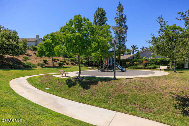 1636 Meadowglen Court, Newbury Park CA: https://media.crmls.org/mediaz/5a2c73f0-8aba-41b3-95ce-52b703462a0d.jpg