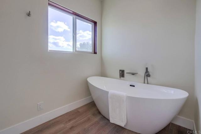 Detail Gallery Image 26 of 32 For 3749 Kingsley St, San Diego,  CA 92106 - 4 Beds | 4 Baths