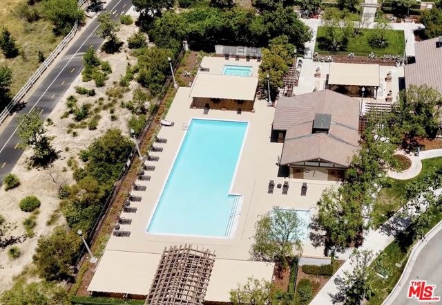27356 Dearborn Drive, Valencia CA: https://media.crmls.org/mediaz/5a2ce8eb-54fc-4de5-820c-763ae342530c.jpg