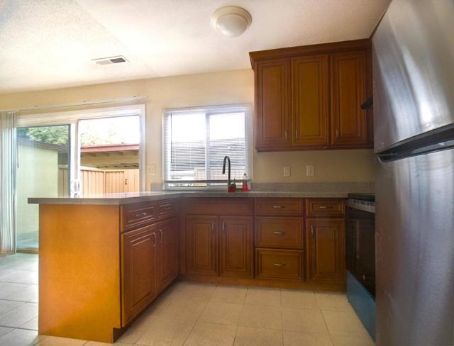 34114 Chamberlain Terrace, Fremont CA: https://media.crmls.org/mediaz/5a2cee30-9465-4581-9791-b5b92a32a719.jpg