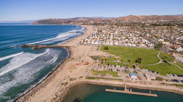 1322 Weymouth Lane, Ventura CA: https://media.crmls.org/mediaz/5a2cf28d-1b72-4bd0-9c4b-6183502cfd09.jpg