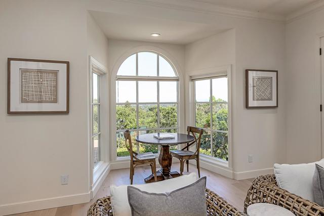 1205 Trinity Drive, Menlo Park CA: https://media.crmls.org/mediaz/5a2d7a98-462c-4283-9bac-efffee3c1f22.jpg