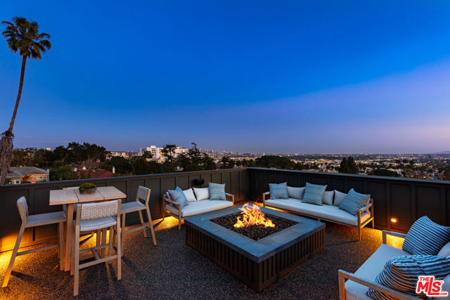 1822 N Vista Street, Los Angeles CA: https://media.crmls.org/mediaz/5a2ddf32-ac0d-42df-95d2-d7d1015ed151.jpg
