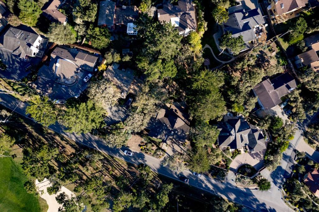 https://media.crmls.org/mediaz/5a2e0075-1431-4f2d-a3fd-c6b9fa51a99d.jpg?preset=X-Large