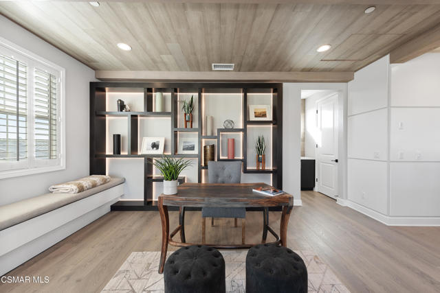 2492 Rondell Road, Camarillo CA: https://media.crmls.org/mediaz/5a2e092d-0a06-46dd-b43f-3573b797c82d.jpg