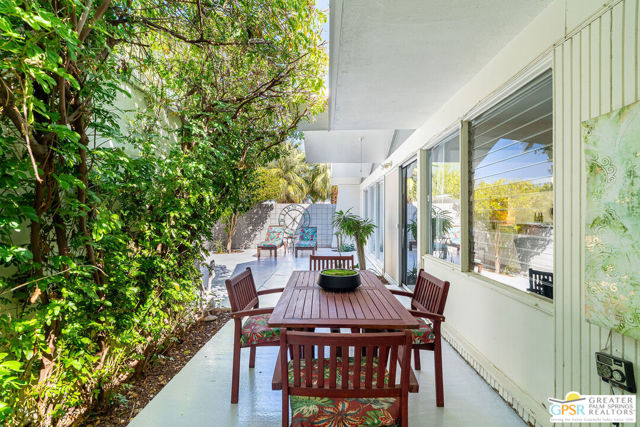 1772 S Araby Drive, Palm Springs CA: https://media.crmls.org/mediaz/5a2e42cf-7006-4f76-8cdf-c087a0aa4678.jpg