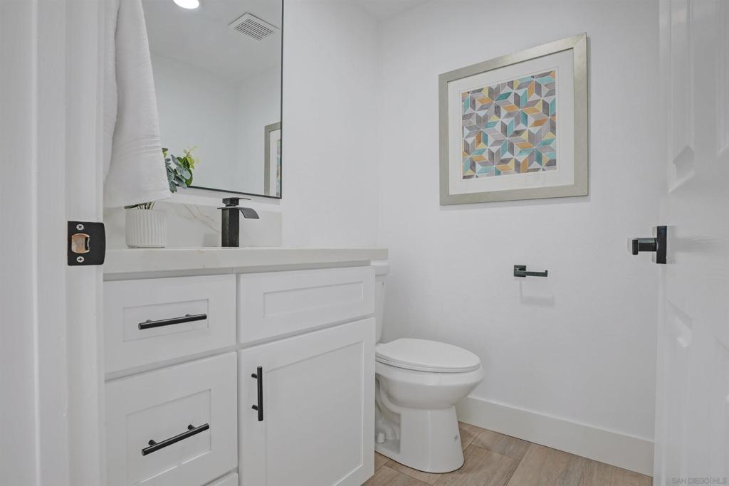 MLS #250025010SD img 19