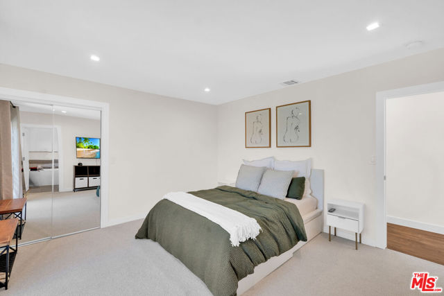 3236 Primera Avenue, Los Angeles CA: https://media.crmls.org/mediaz/5a2e8aaa-4a11-4467-9074-5e9311504320.jpg