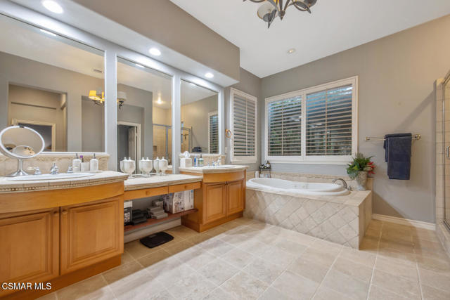 5419 Via Olas, Newbury Park CA: https://media.crmls.org/mediaz/5a2e9cbe-56dd-4fa0-9b3c-4e374da3a63c.jpg