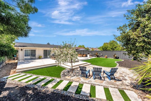 2924 Vivian Lane, San Jose CA: https://media.crmls.org/mediaz/5a2ee4de-158d-4980-8807-43091b7947bb.jpg