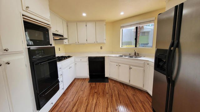 3155 E Ramon Road, Palm Springs CA: https://media.crmls.org/mediaz/5a304d28-eafd-4467-b797-02719afefd53.jpg