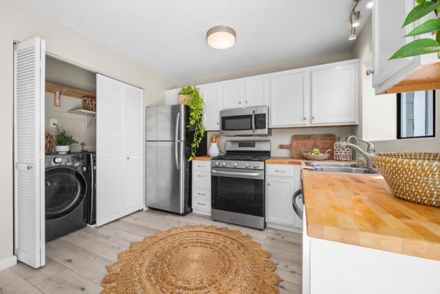 1525 Leila Court, Santa Cruz CA: https://media.crmls.org/mediaz/5a31bb90-1bdf-4c4a-99c3-8f7a1393524b.jpg