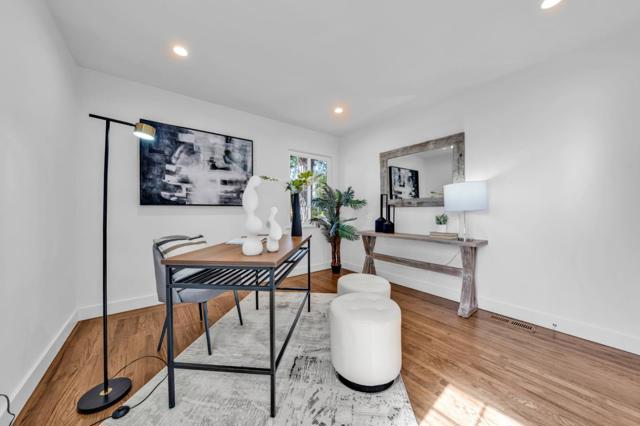 23951 Spalding Avenue, Los Altos CA: https://media.crmls.org/mediaz/5a31bd87-fc76-4782-a28b-50cb8c7ac616.jpg