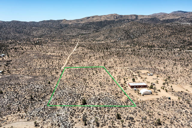 112 Angel View Road, Pioneertown CA: https://media.crmls.org/mediaz/5a3232b5-8d9e-42a1-b1a5-26c74a9064a4.jpg