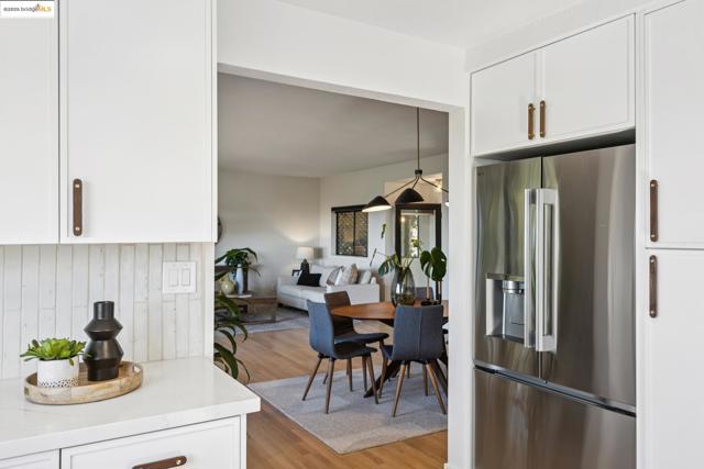 17032 Broadway Ter, Oakland CA: https://media.crmls.org/mediaz/5a32466b-8280-4d3b-9d4c-8f6868ba6dc1.jpg