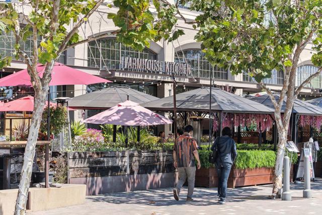 222 Broadway, Oakland CA: https://media.crmls.org/mediaz/5a329a96-8680-4610-bc76-33bdd3e7120e.jpg