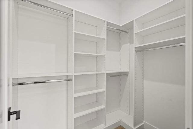 1303 American Way, Menlo Park CA: https://media.crmls.org/mediaz/5a32e62b-ec92-49a9-a434-d7187bb0eec0.jpg