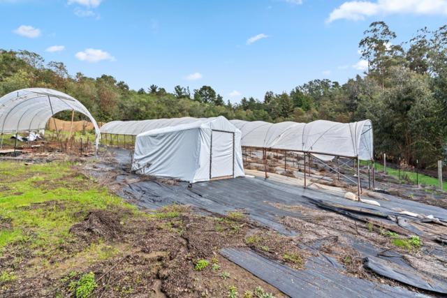 530 Apple Valley Lane, Watsonville CA: https://media.crmls.org/mediaz/5a333c33-afe2-4536-ba78-653ea4f66faf.jpg