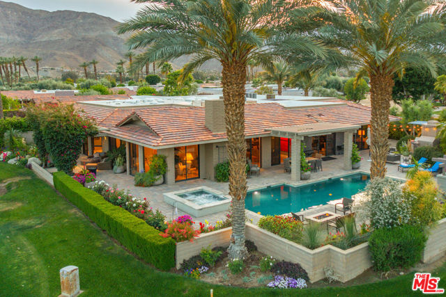 4 Trinity Court, Rancho Mirage CA: https://media.crmls.org/mediaz/5a33c304-e4b6-4b6e-818c-cf0de7ec3421.jpg