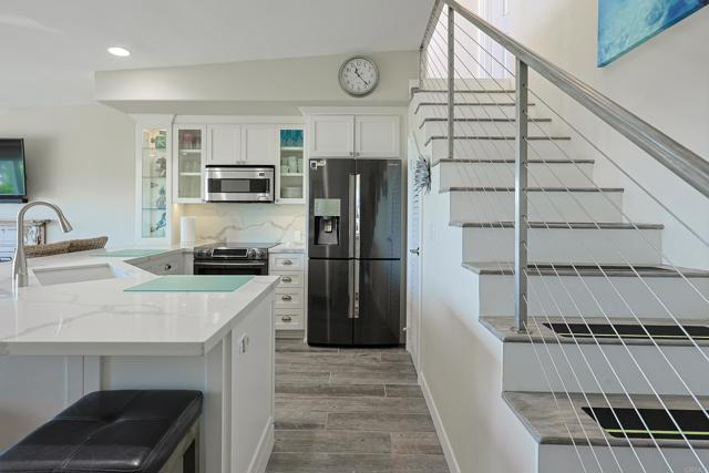 Detail Gallery Image 6 of 57 For 1609 Glorietta Bld, Coronado,  CA 92118 - 2 Beds | 2 Baths