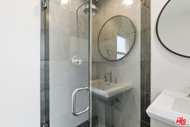 3476 Troy Drive, Los Angeles CA: https://media.crmls.org/mediaz/5a345424-973a-43b1-99bb-0e03f6455309.jpg