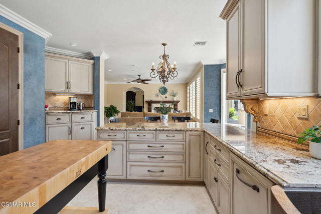 684 Noble Road, Simi Valley CA: https://media.crmls.org/mediaz/5a345c21-9894-40ce-a01d-ff3982d0d3df.jpg