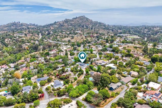 9435 Morcado Cir, La Mesa CA: https://media.crmls.org/mediaz/5a348937-e669-4265-8d8e-49f0a67aabc2.jpg