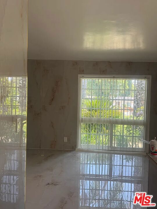 24316 Burbank Blvd photo 11