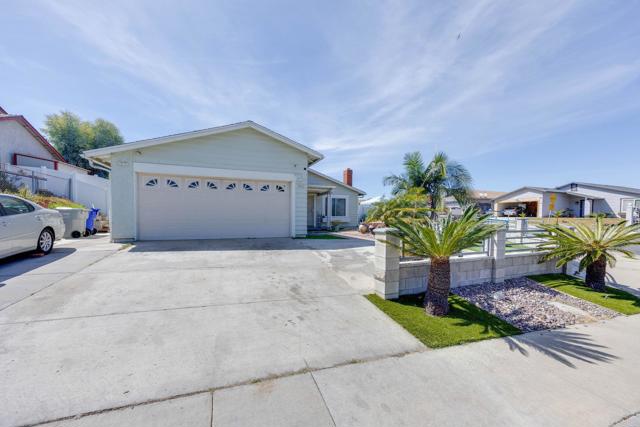 Detail Gallery Image 3 of 23 For 1402 Ohara Ct, San Diego,  CA 92114 - 3 Beds | 2 Baths