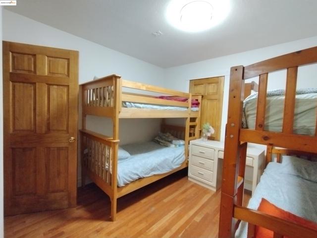 864 San Francisco Ave, South Lake Tahoe CA: https://media.crmls.org/mediaz/5a356bb2-409f-4e07-85e5-c05c4224e88c.jpg