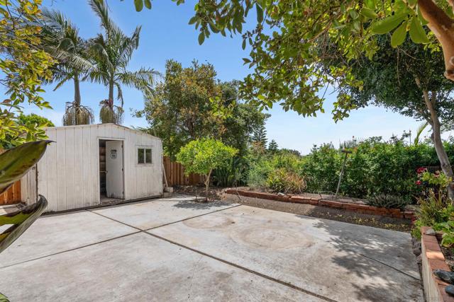 719 Marsolan Ave, Solana Beach CA: https://media.crmls.org/mediaz/5a3633ab-8141-4e08-bb43-26d7e79e5fc5.jpg