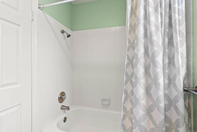4535 Chateau Drive, San Diego CA: https://media.crmls.org/mediaz/5a366961-185b-4abd-b9aa-dfe3dd6cf7b3.jpg