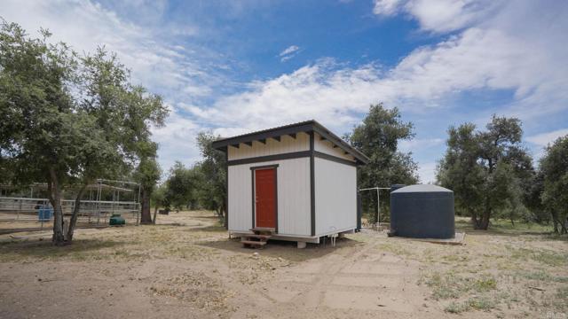 30578 Chihuahua Valley Road, Warner Springs CA: https://media.crmls.org/mediaz/5a3686c7-0e61-4e9b-a3b8-1750a0521acc.jpg