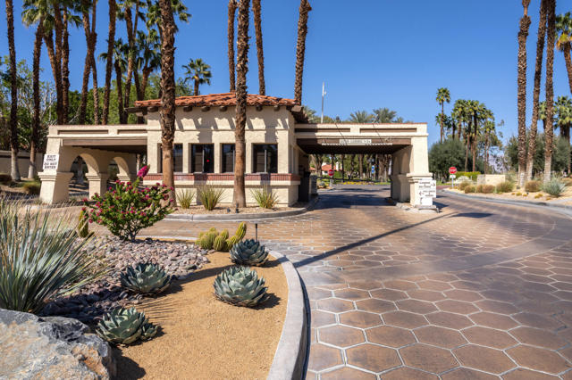 752 Vista Lago Drive N, Palm Desert, CA 92211