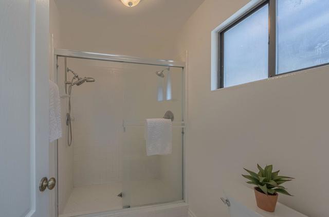 46480 Pine Meadow Place, King City CA: https://media.crmls.org/mediaz/5a36b7a7-28d4-4560-8cb6-c1178944512c.jpg
