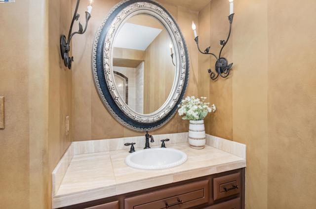 3029 Alburni Ct, Pleasanton CA: https://media.crmls.org/mediaz/5a3719a4-dca6-4891-ae1c-e5c3b9726ddf.jpg