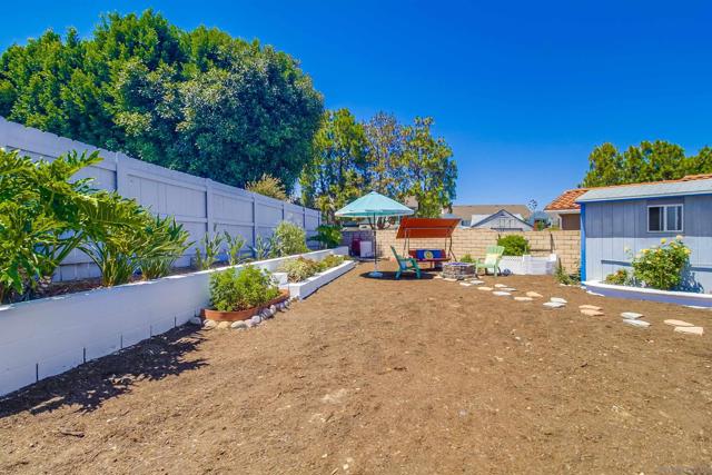 7460 Kamwood, San Diego CA: https://media.crmls.org/mediaz/5a372d2a-64ca-4b0f-903f-7e72332e6d02.jpg