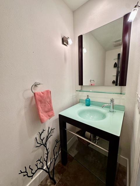 222 Serena Drive, Palm Desert CA: https://media.crmls.org/mediaz/5a373b09-4ebe-420e-823f-dd3506de90bd.jpg