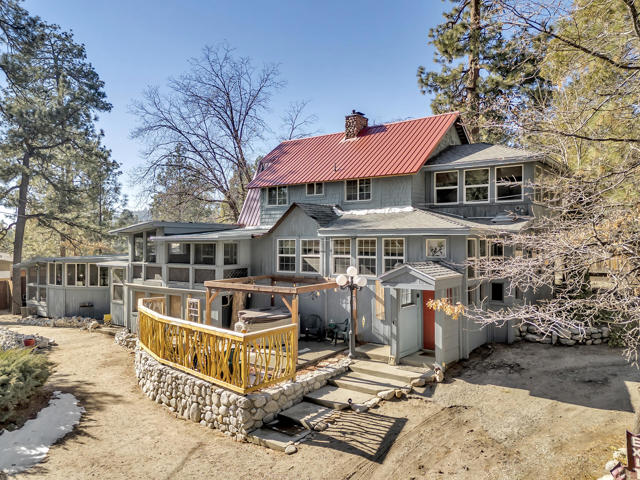 25585 Alderwood St Street, Idyllwild CA: https://media.crmls.org/mediaz/5a37680b-71c5-49a9-9ce7-6ed33a6da7bd.jpg