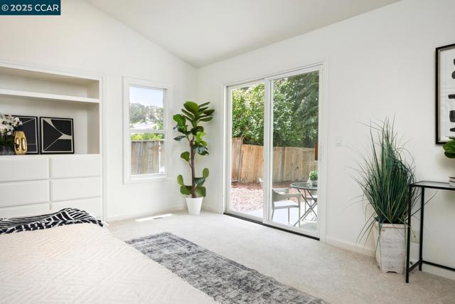 2 Deer field, Walnut Creek CA: https://media.crmls.org/mediaz/5a37e71f-9e59-4d02-82ee-f6b1c25151d3.jpg